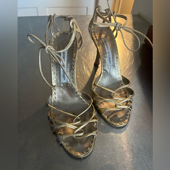 Manolo Blahnik size 6.5 - Picture 1 of 3